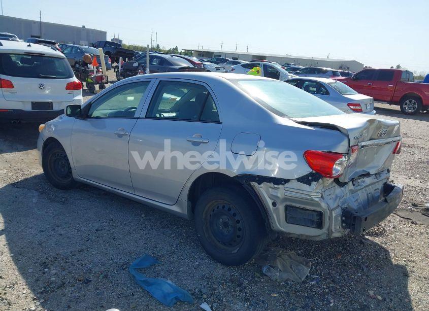 Photo 3 of 2013 Toyota Corolla L (VIN 5YFBU4EE6DP128098)