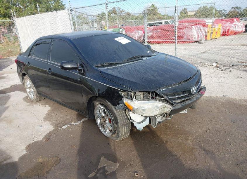 2013 Toyota Corolla LE (VIN 5YFBU4EE6DP138386) main photo