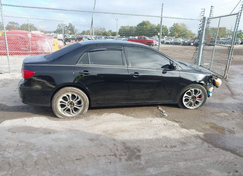 Photo 13 of 2013 Toyota Corolla LE (VIN 5YFBU4EE6DP138386)