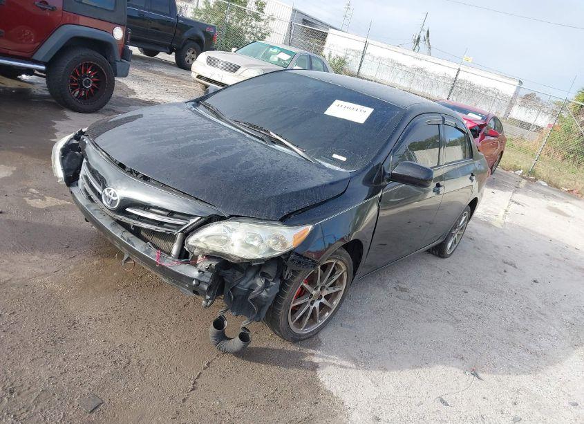 Photo 2 of 2013 Toyota Corolla LE (VIN 5YFBU4EE6DP138386)