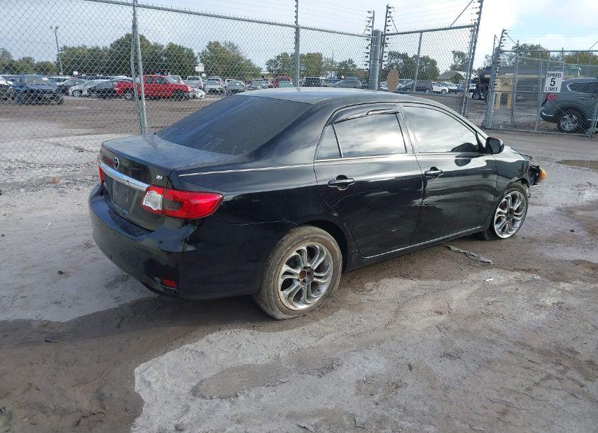 Photo 4 of 2013 Toyota Corolla LE (VIN 5YFBU4EE6DP138386)