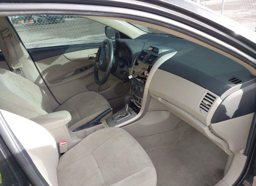 Photo 5 of 2013 Toyota Corolla LE (VIN 5YFBU4EE6DP138386)