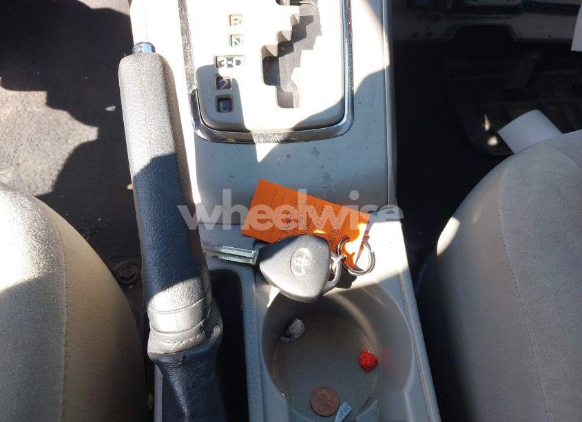 Photo 11 of 2013 Toyota Corolla LE (VIN 5YFBU4EE6DP138419)