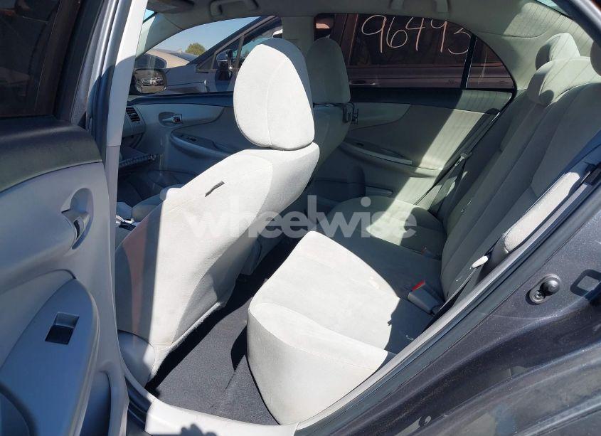 Photo 8 of 2013 Toyota Corolla LE (VIN 5YFBU4EE6DP138419)