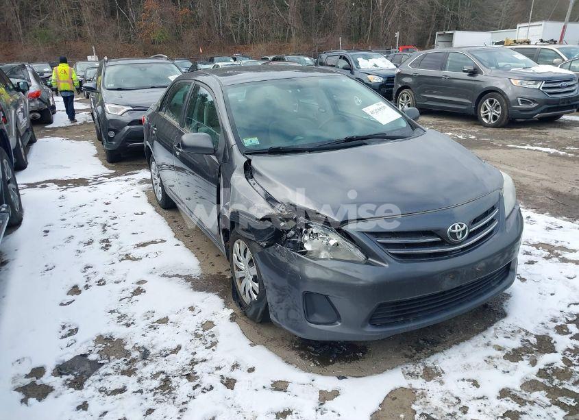 2013 Toyota Corolla LE (VIN 5YFBU4EE6DP164633) main photo