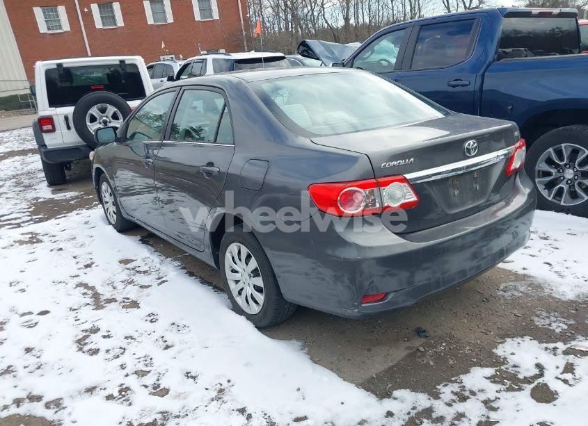 Photo 3 of 2013 Toyota Corolla LE (VIN 5YFBU4EE6DP164633)