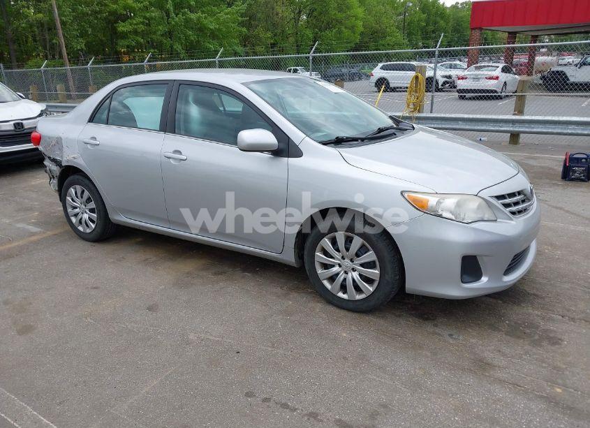 2013 Toyota Corolla LE (VIN 5YFBU4EE6DP177947) main photo