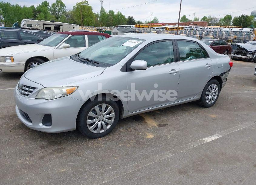 Photo 2 of 2013 Toyota Corolla LE (VIN 5YFBU4EE6DP177947)