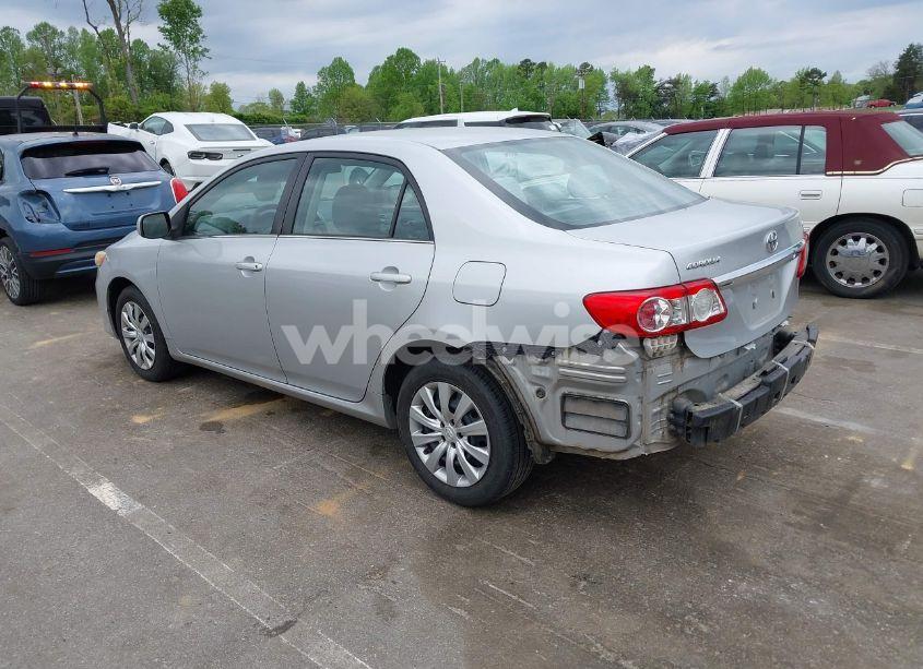 Photo 3 of 2013 Toyota Corolla LE (VIN 5YFBU4EE6DP177947)