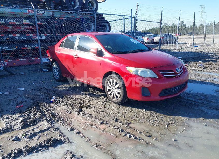2013 Toyota Corolla LE (VIN 5YFBU4EE6DP190357) main photo