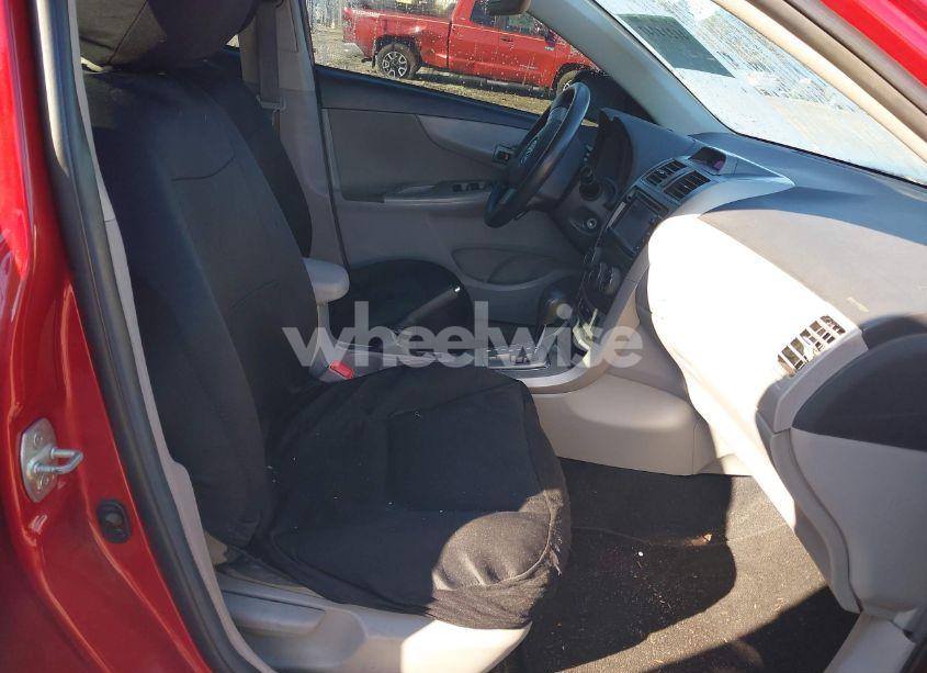 Photo 5 of 2013 Toyota Corolla LE (VIN 5YFBU4EE6DP190357)