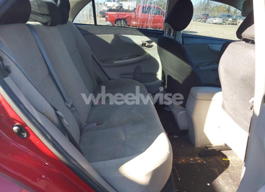 Photo 8 of 2013 Toyota Corolla LE (VIN 5YFBU4EE6DP190357)