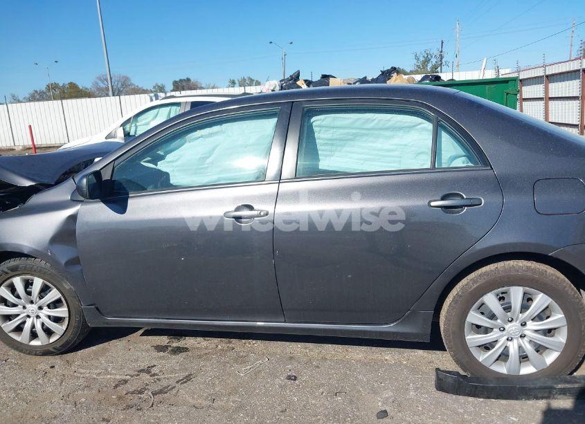 Photo 13 of 2013 Toyota Corolla LE (VIN 5YFBU4EE6DP201244)