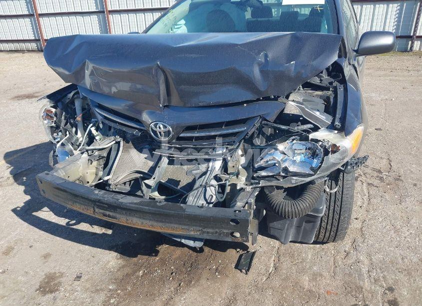 Photo 6 of 2013 Toyota Corolla LE (VIN 5YFBU4EE6DP201244)