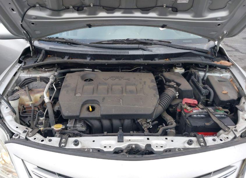 Photo 10 of 2013 Toyota Corolla LE (VIN 5YFBU4EE6DP220585)