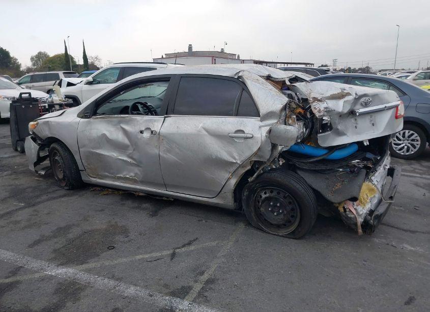 Photo 14 of 2013 Toyota Corolla LE (VIN 5YFBU4EE6DP220585)