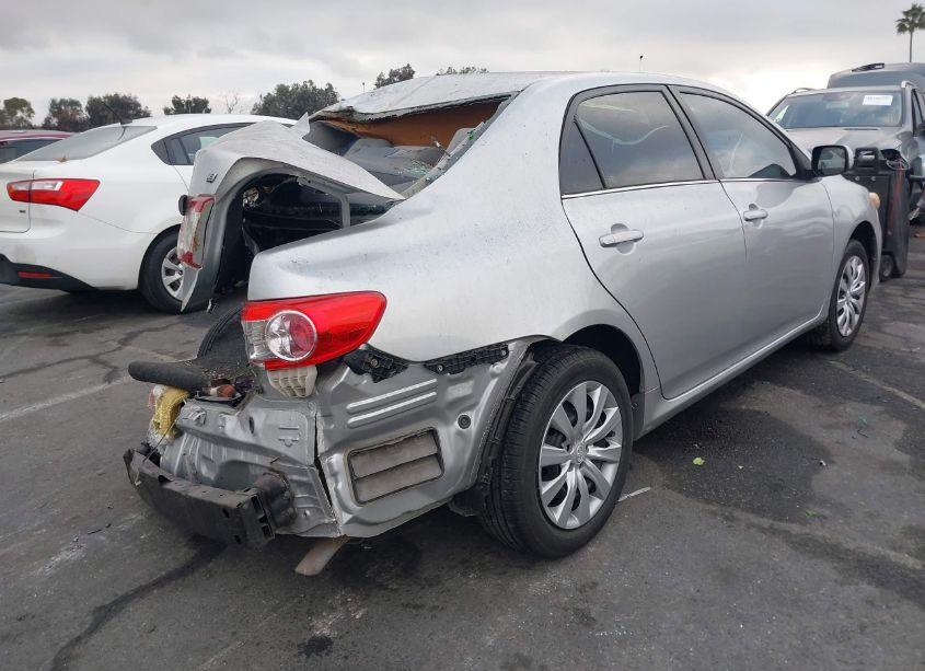 Photo 4 of 2013 Toyota Corolla LE (VIN 5YFBU4EE6DP220585)