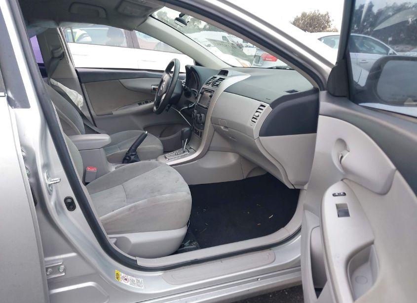 Photo 5 of 2013 Toyota Corolla LE (VIN 5YFBU4EE6DP220585)