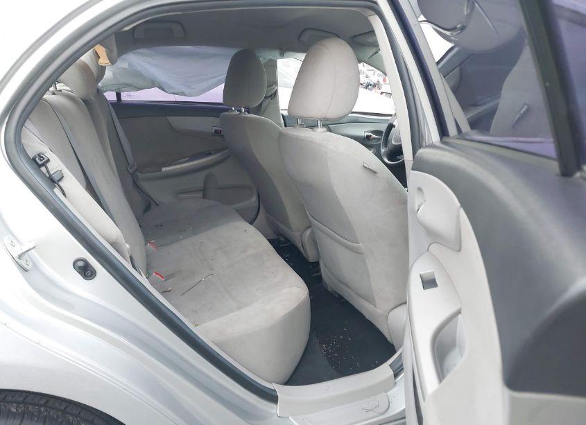 Photo 8 of 2013 Toyota Corolla LE (VIN 5YFBU4EE6DP220585)