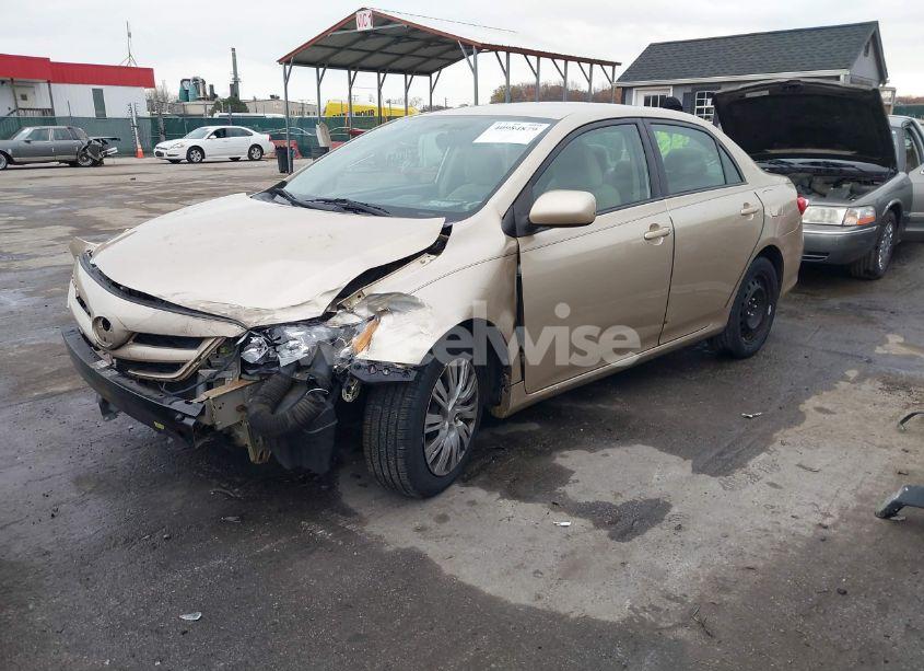 Photo 2 of 2012 Toyota Corolla LE (VIN 5YFBU4EE7CP026694)