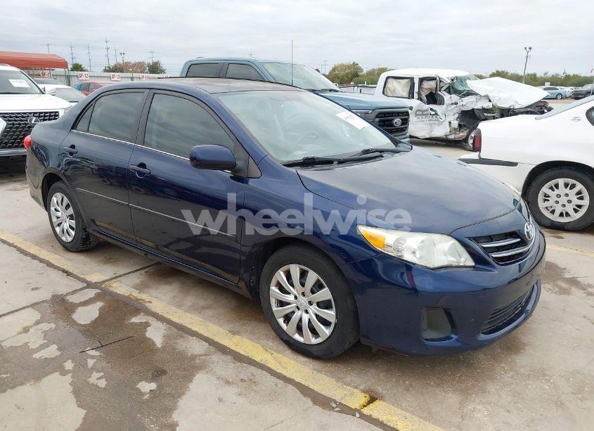 2013 Toyota Corolla LE (VIN 5YFBU4EE7DP087951) main photo
