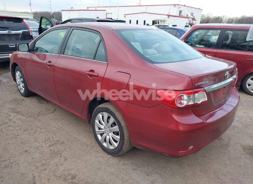 Photo 3 of 2013 Toyota Corolla LE (VIN 5YFBU4EE7DP092387)