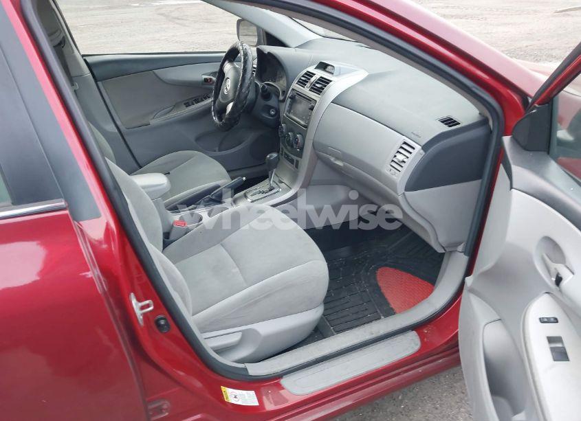 Photo 5 of 2013 Toyota Corolla LE (VIN 5YFBU4EE7DP092387)