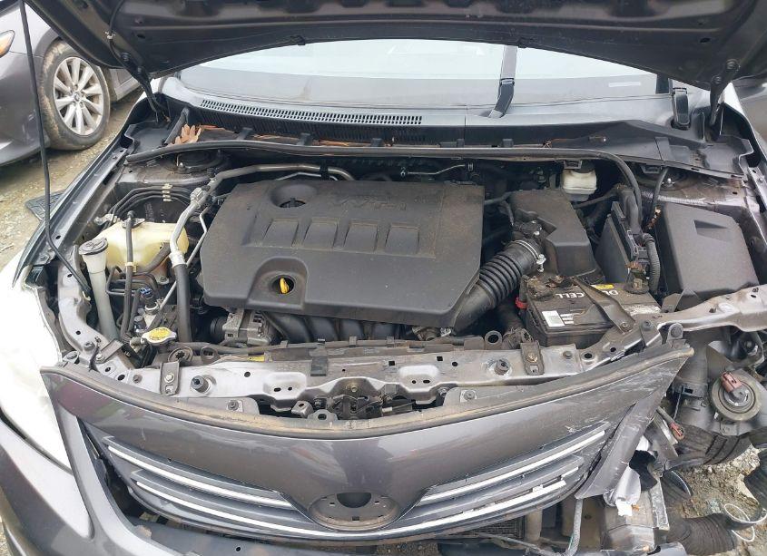 Photo 10 of 2013 Toyota Corolla LE (VIN 5YFBU4EE7DP101847)