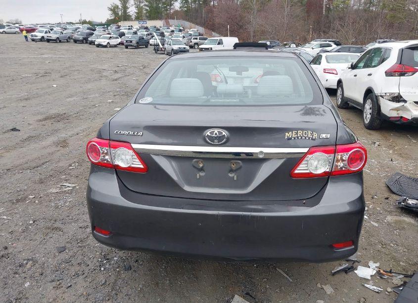 Photo 17 of 2013 Toyota Corolla LE (VIN 5YFBU4EE7DP101847)