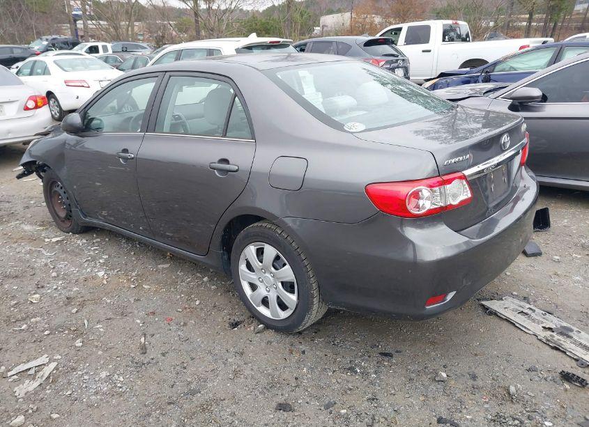 Photo 3 of 2013 Toyota Corolla LE (VIN 5YFBU4EE7DP101847)