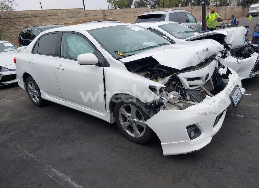 2013 Toyota Corolla S (VIN 5YFBU4EE7DP144844) main photo