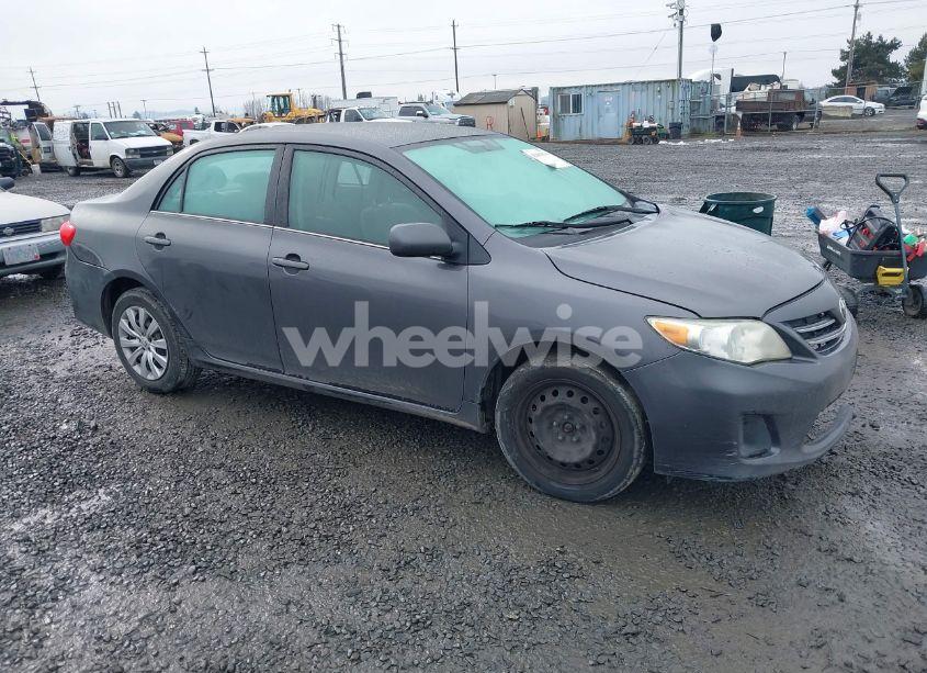 2013 Toyota Corolla LE (VIN 5YFBU4EE7DP151874) main photo