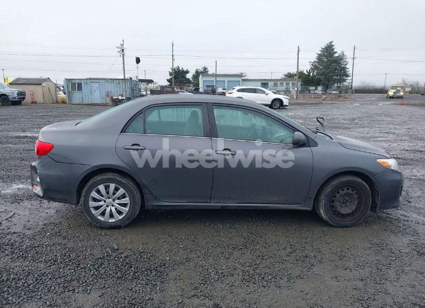Photo 13 of 2013 Toyota Corolla LE (VIN 5YFBU4EE7DP151874)