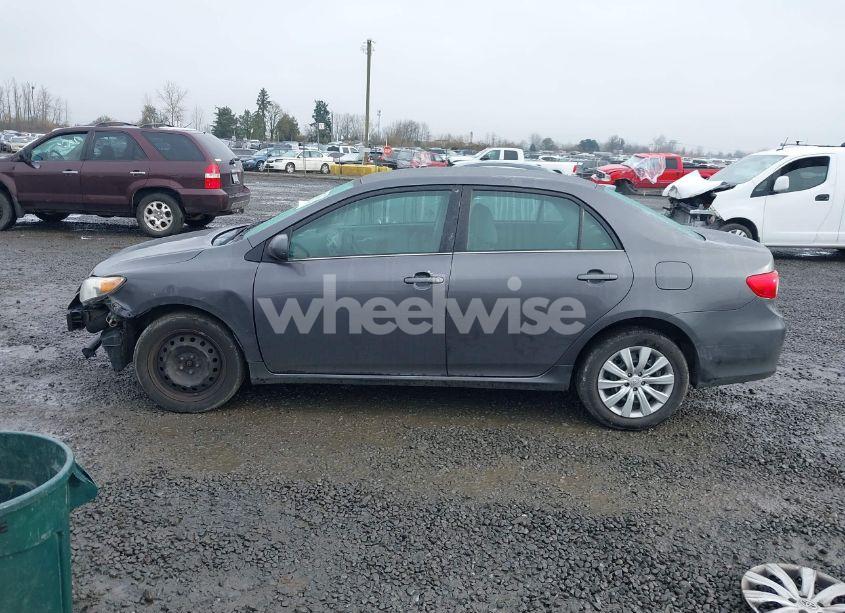 Photo 14 of 2013 Toyota Corolla LE (VIN 5YFBU4EE7DP151874)
