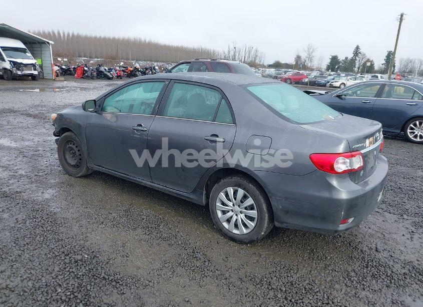 Photo 3 of 2013 Toyota Corolla LE (VIN 5YFBU4EE7DP151874)