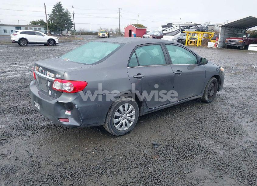 Photo 4 of 2013 Toyota Corolla LE (VIN 5YFBU4EE7DP151874)