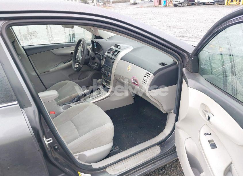 Photo 5 of 2013 Toyota Corolla LE (VIN 5YFBU4EE7DP151874)