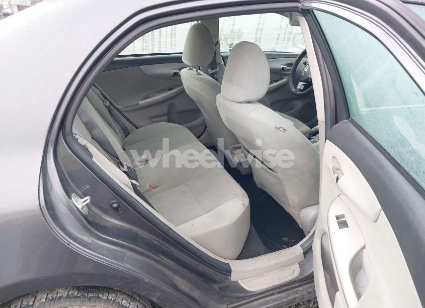 Photo 8 of 2013 Toyota Corolla LE (VIN 5YFBU4EE7DP151874)