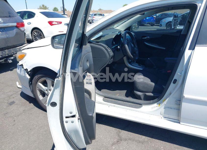 Photo 5 of 2013 Toyota Corolla S (VIN 5YFBU4EE7DP164186)