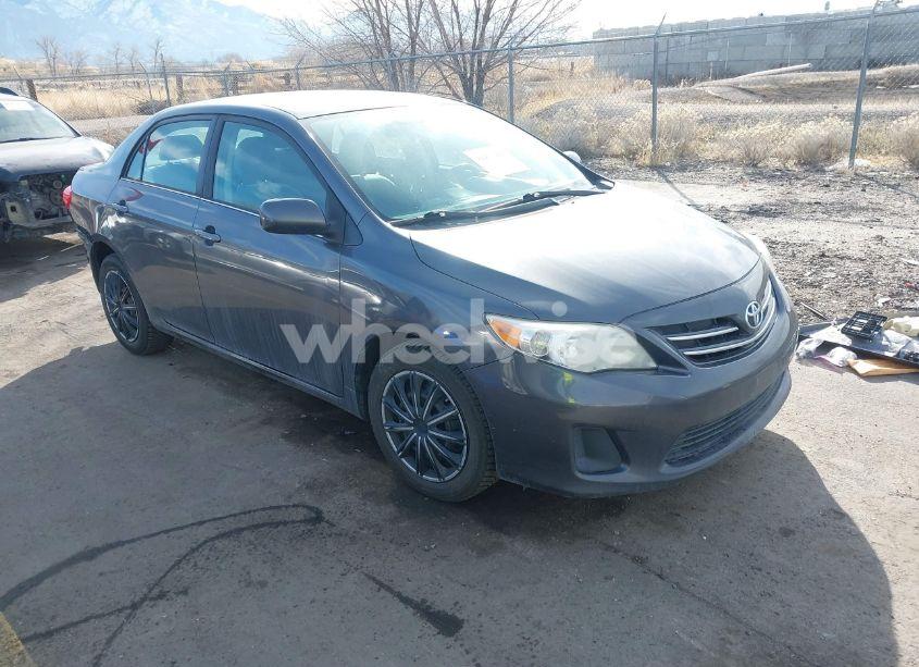 2013 Toyota Corolla LE (VIN 5YFBU4EE7DP174507) main photo