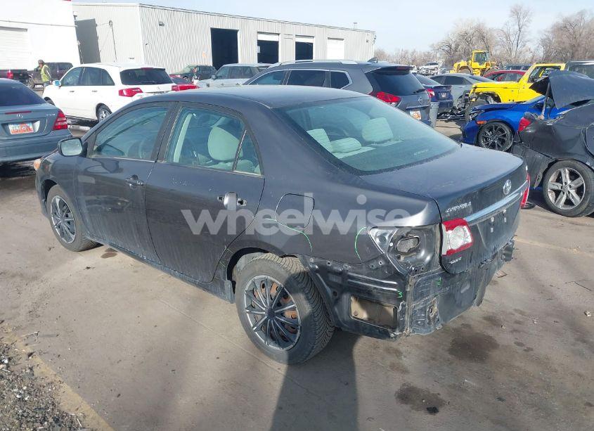 Photo 3 of 2013 Toyota Corolla LE (VIN 5YFBU4EE7DP174507)