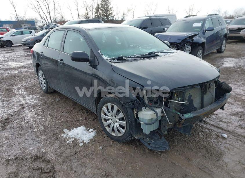 2013 Toyota Corolla LE (VIN 5YFBU4EE7DP175396) main photo