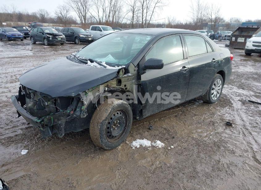 Photo 2 of 2013 Toyota Corolla LE (VIN 5YFBU4EE7DP175396)