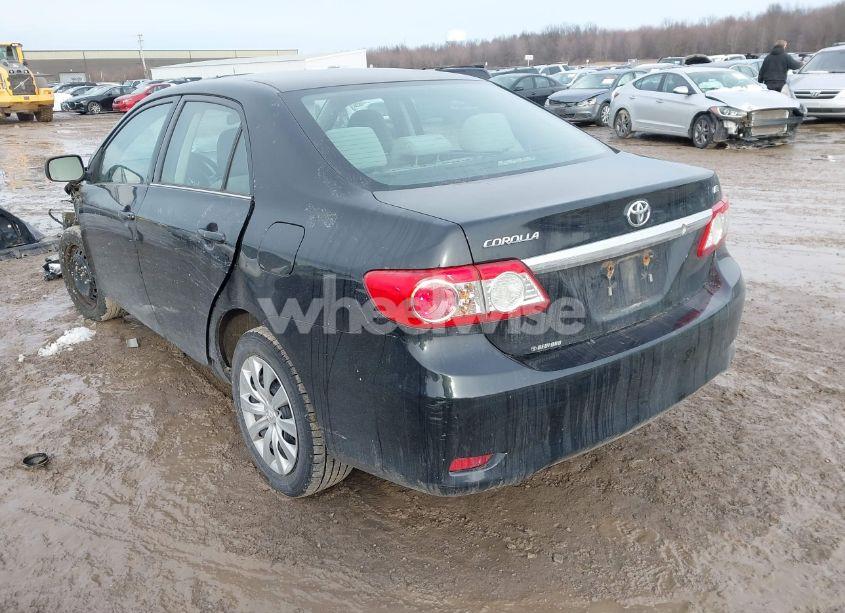 Photo 3 of 2013 Toyota Corolla LE (VIN 5YFBU4EE7DP175396)
