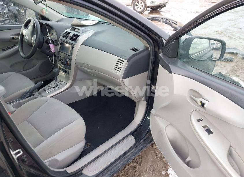 Photo 5 of 2013 Toyota Corolla LE (VIN 5YFBU4EE7DP175396)