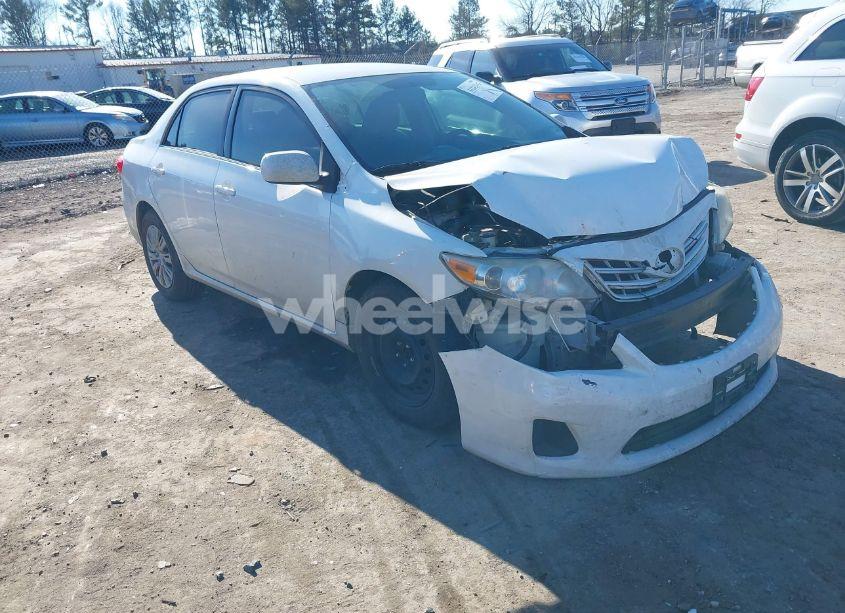 2013 Toyota Corolla LE (VIN 5YFBU4EE7DP216819) main photo