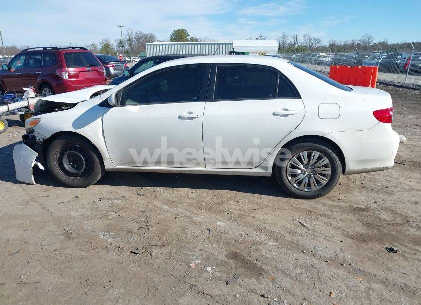 Photo 14 of 2013 Toyota Corolla LE (VIN 5YFBU4EE7DP216819)