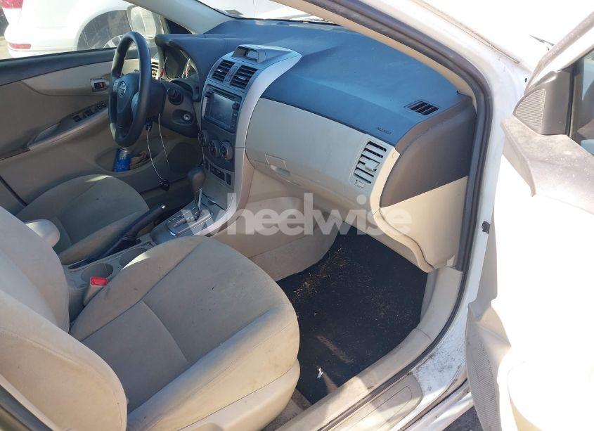 Photo 5 of 2013 Toyota Corolla LE (VIN 5YFBU4EE7DP216819)