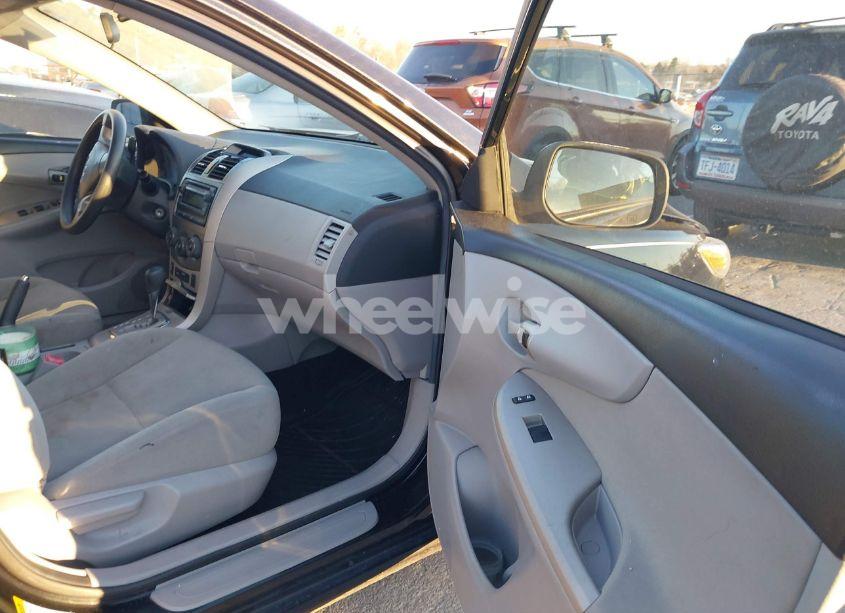 Photo 5 of 2012 Toyota Corolla LE (VIN 5YFBU4EE8CP043956)