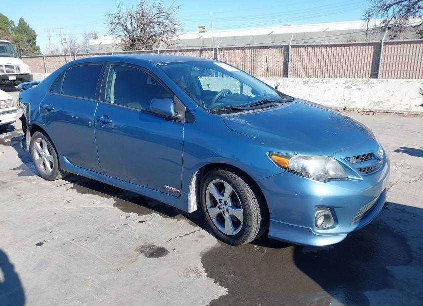 2013 Toyota Corolla S (VIN 5YFBU4EE8DP081673) main photo